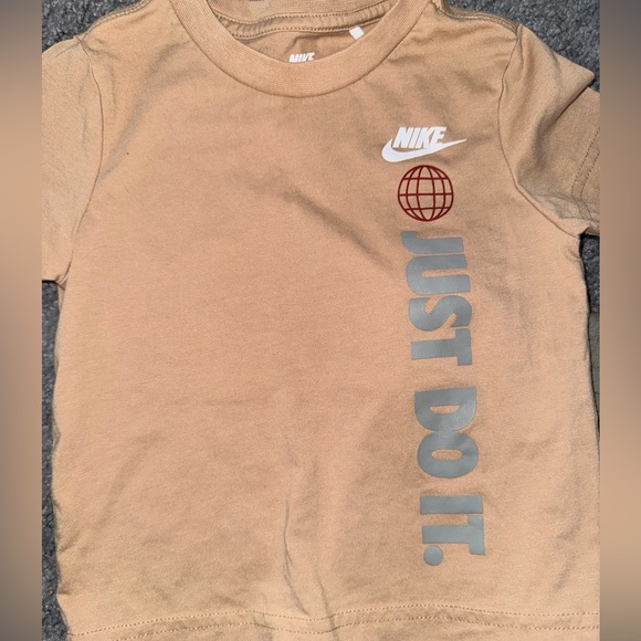Nike - Boy’s 2T matching set - Picture 4 of 6